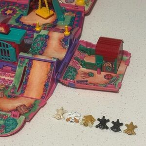 Vintage Pound Puppies 1995 Circus Fold Out Van Toy with 6 Animal Figures